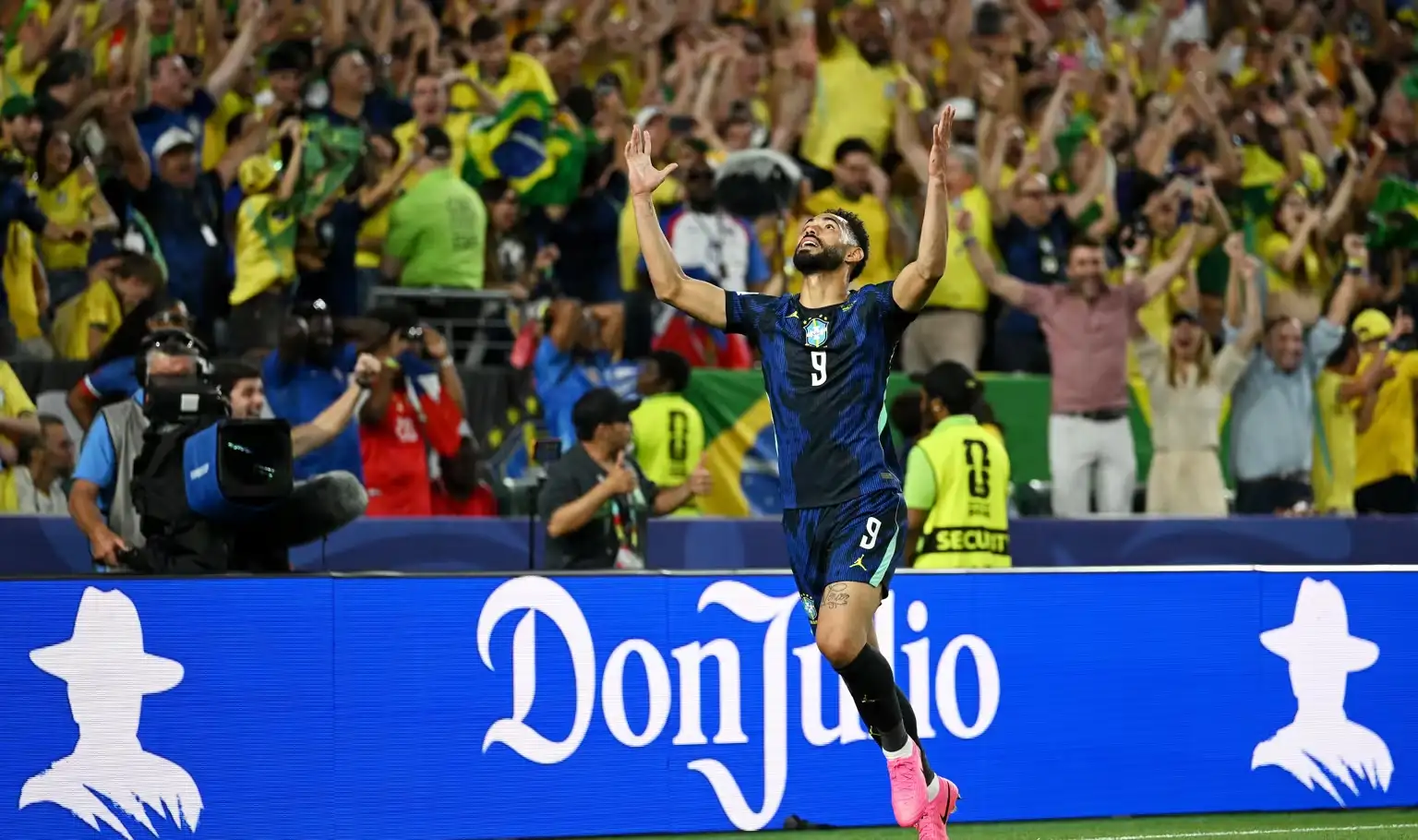 المغربي الصيباري يتألق والبرازيلي كونيا يُبدع... وأميركا والباراغواي تحجزان مقعديهما في الأدوار الإقصائية