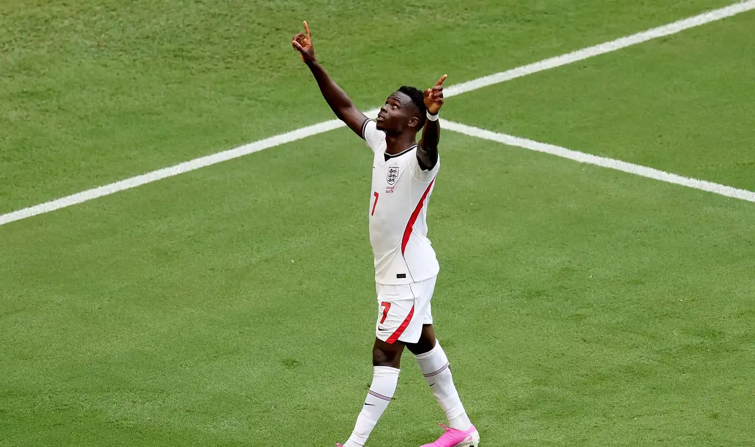 إنكلترا تحصد برونزية كأس العالم... وساكا يخطف الأضواء بـ"هاتريك" ومبابي يتصدر ترتيب الهدافين