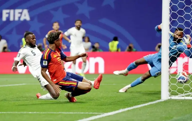 محمد صلاح يقود مصر إلى فوز تاريخي على نيوزيلندا ويمنح "الفراعنة" أول انتصار في كأس العالم